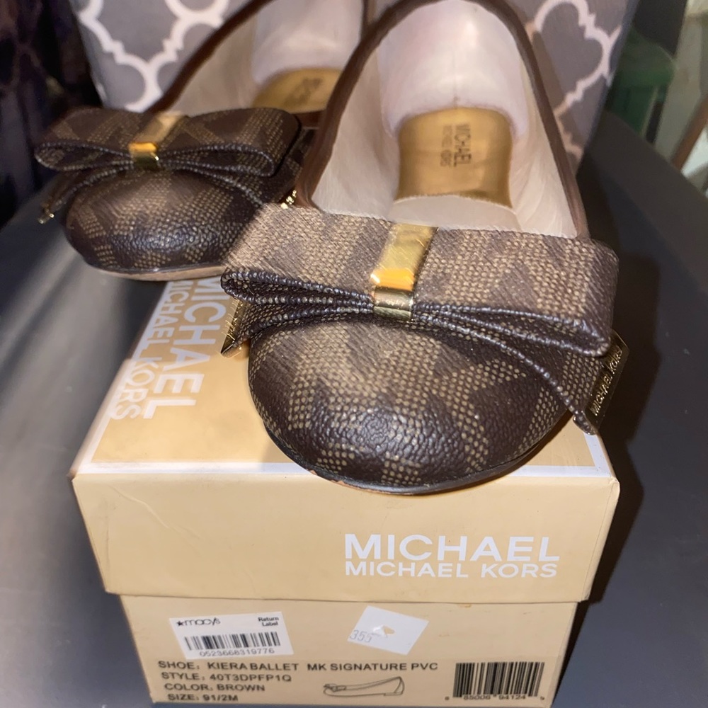 EUC MICHAEL Michael Kors Kiera Signature Logo brown Leather sz 9.5 in box